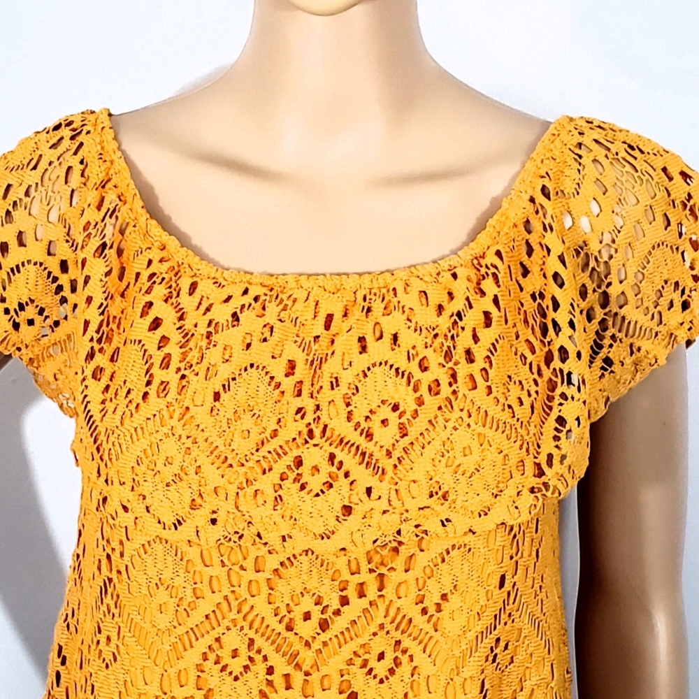 No Comment Yellow Lace Lined Crop Top Size L